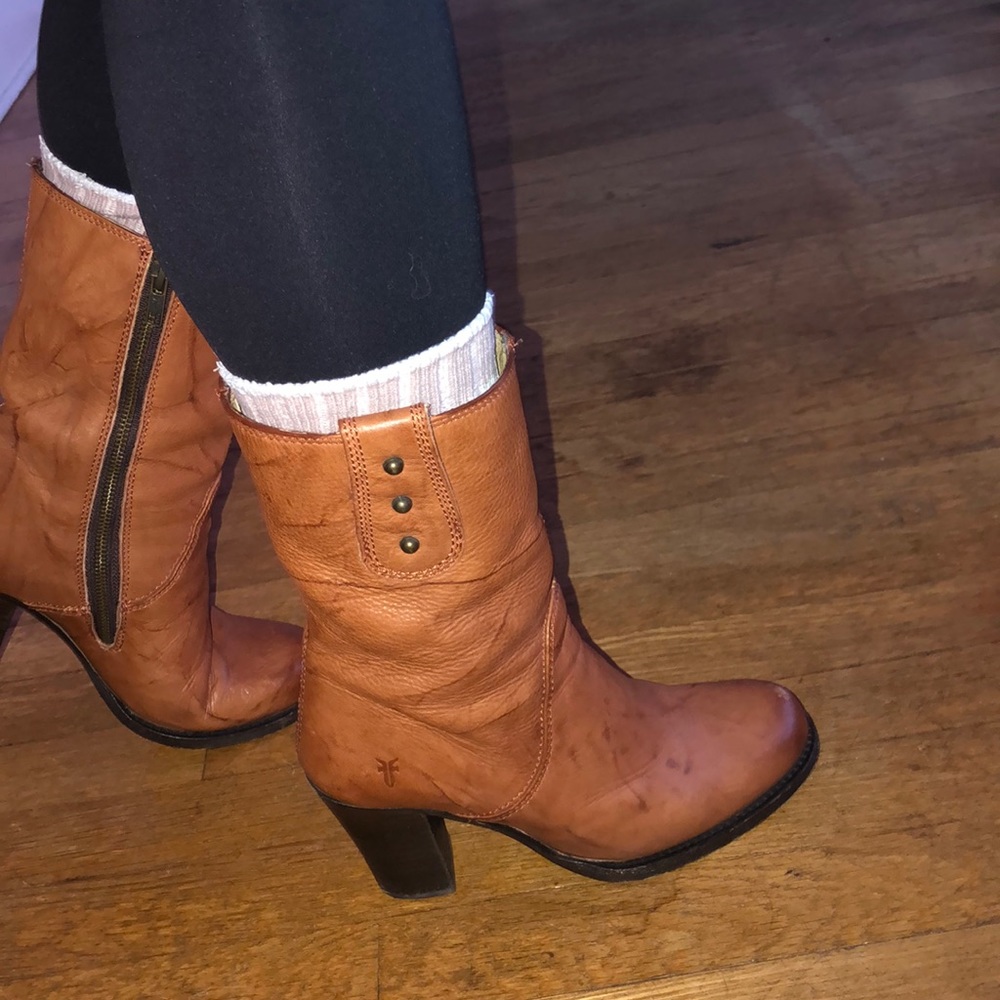 Mid calf FRYE leather boots!